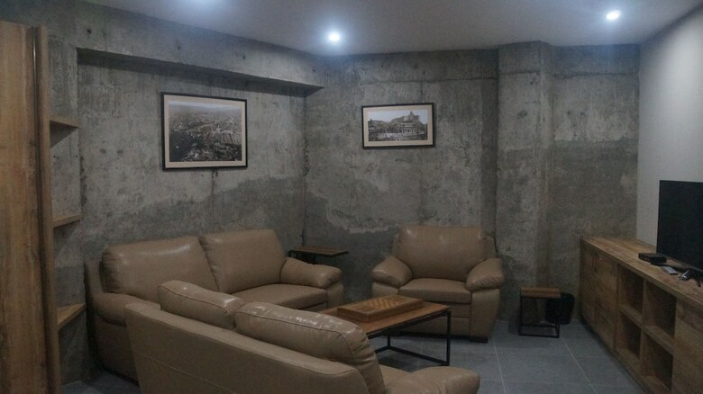 Hotel Metekhi Line