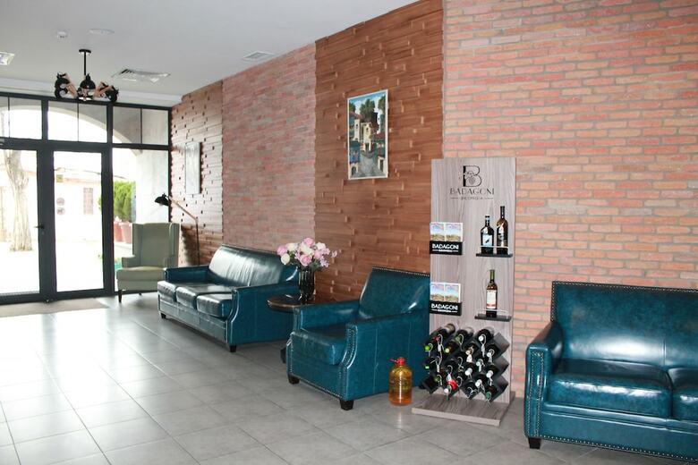 Hotel Metekhi Line