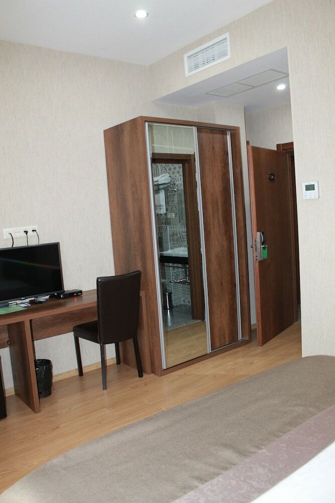 Hotel Metekhi Line