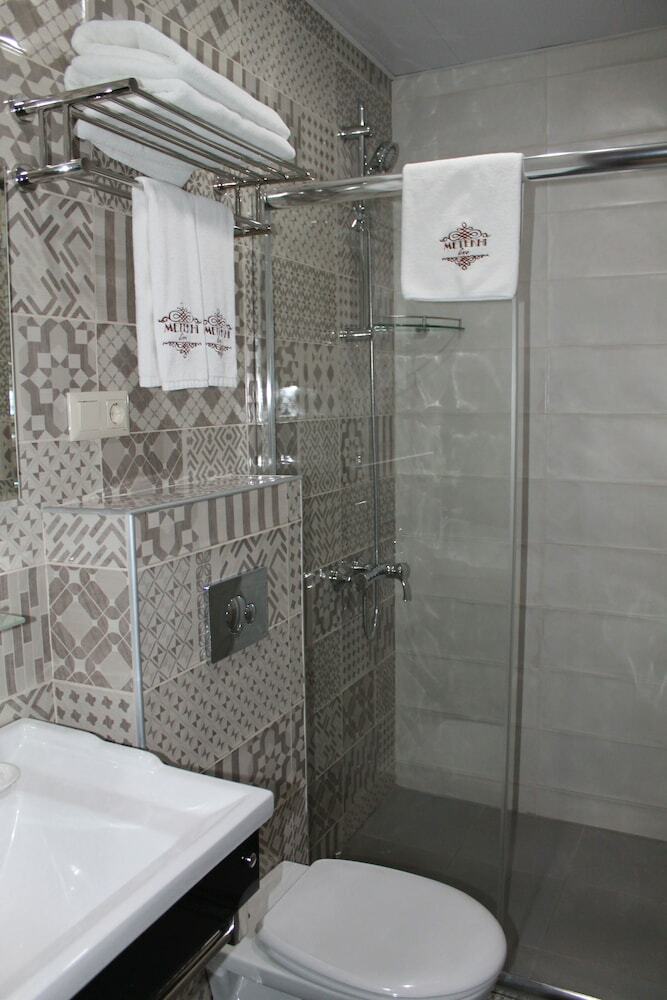 Hotel Metekhi Line