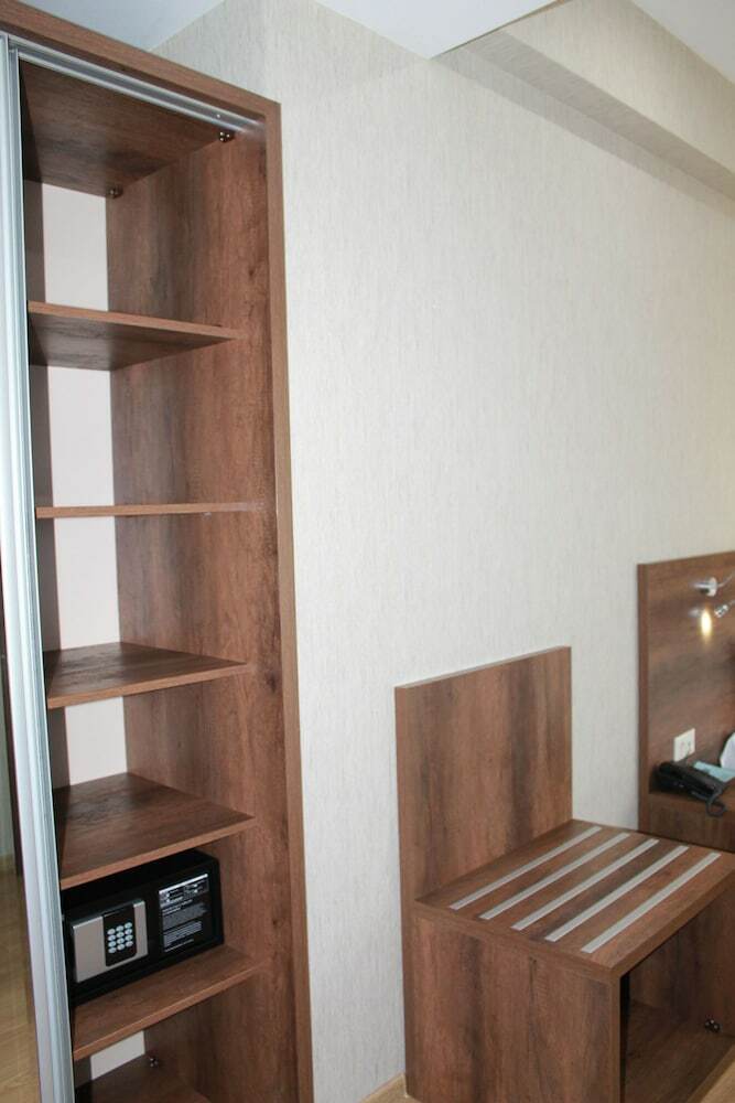 Hotel Metekhi Line