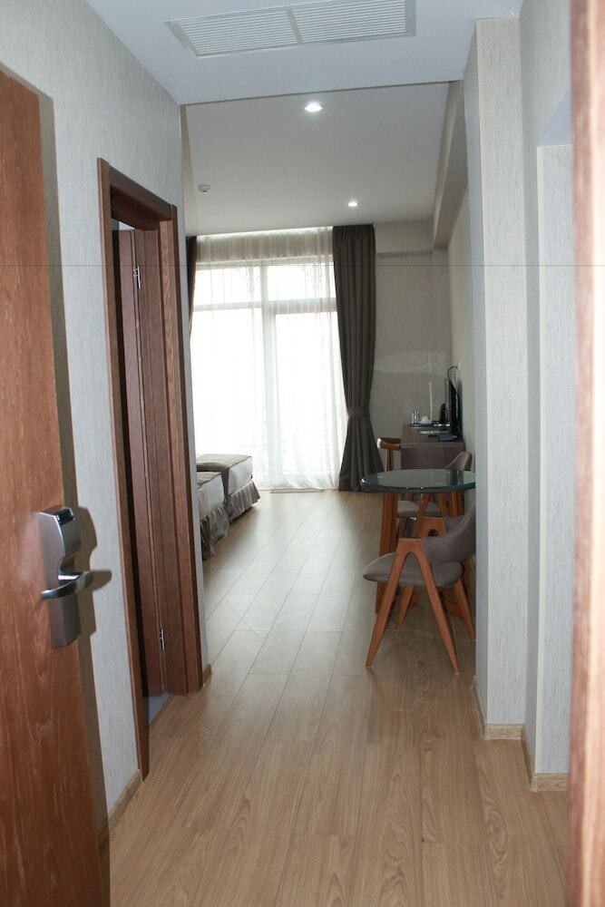 Hotel Metekhi Line