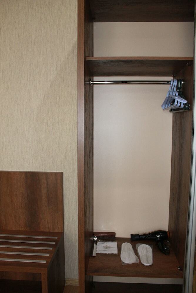 Hotel Metekhi Line