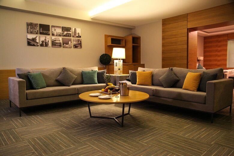 Yayoba Hotel