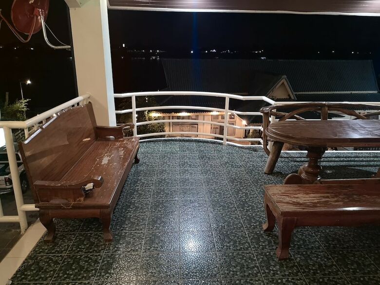 Samoar Riverside Hotel