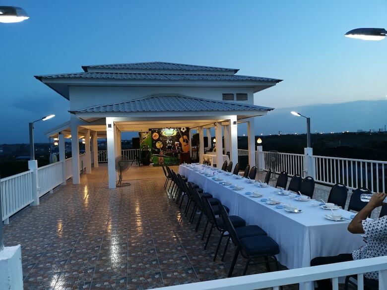 Samoar Riverside Hotel