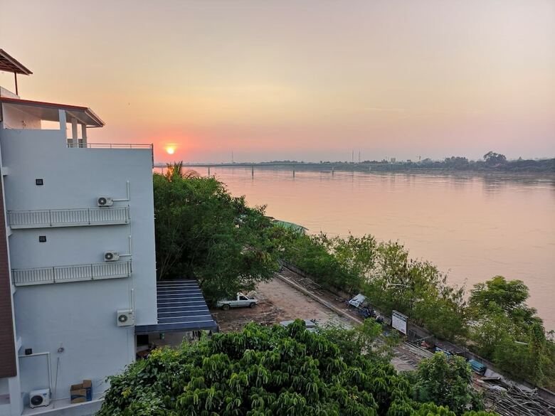 Samoar Riverside Hotel