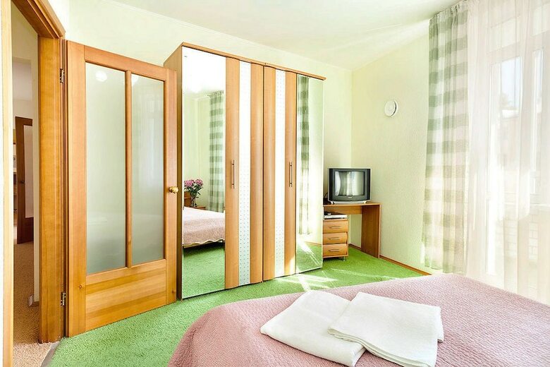 Apartment Etazhydaily Malysheva 4b