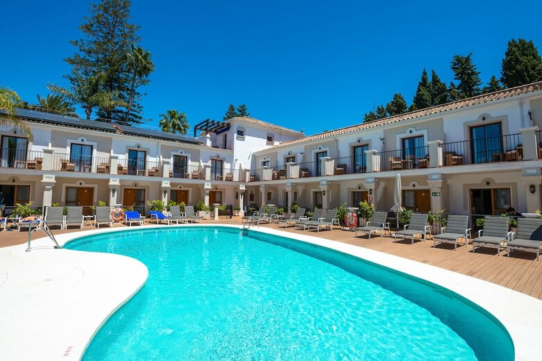 Paloma Blanca Boutique Hotel