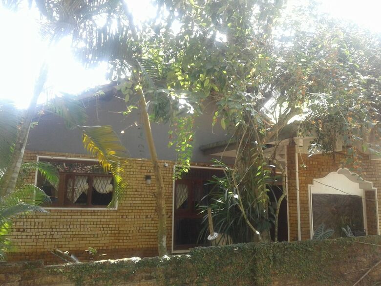 Hostal Hikka Beach Monkey