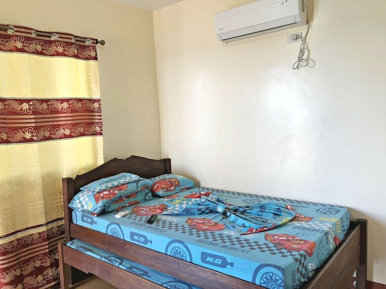 Hotel Queen Of Isle Restaurant And Cottages