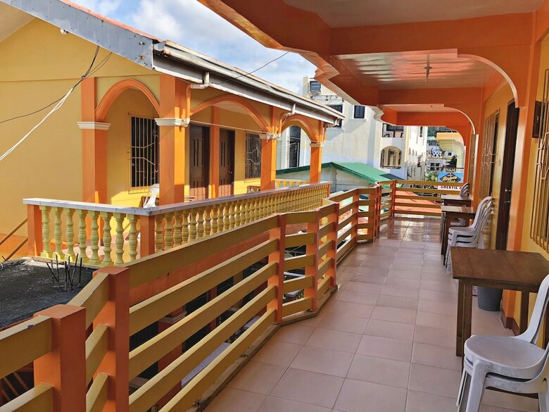 Hotel Queen Of Isle Restaurant And Cottages