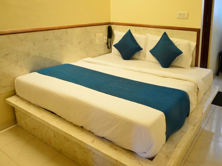 Oyo 2442 Hotel Star Palace