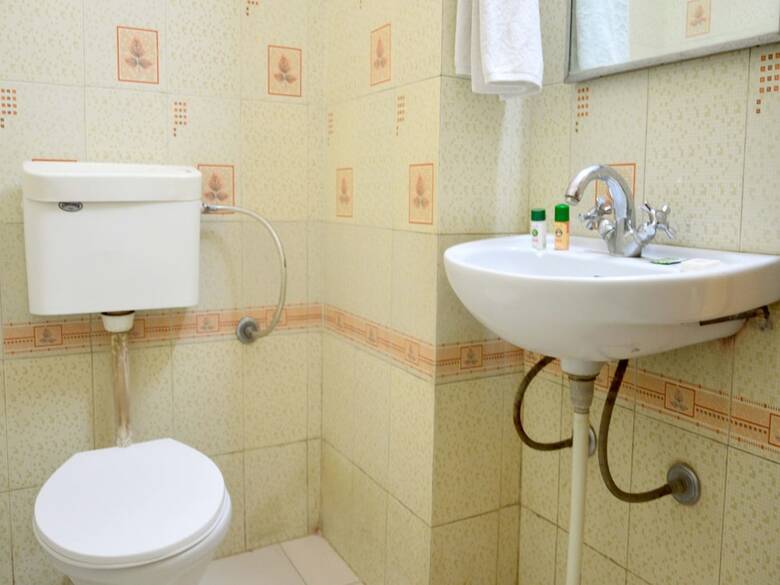 Oyo 2442 Hotel Star Palace