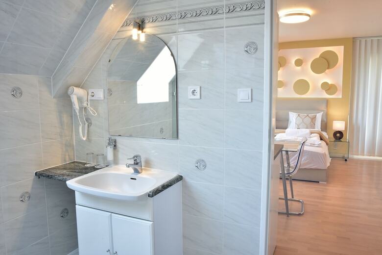 Hillside Premium Apartments