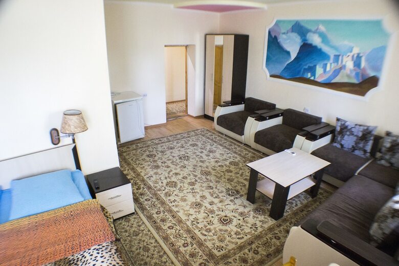 Hotel Syurpriz 1