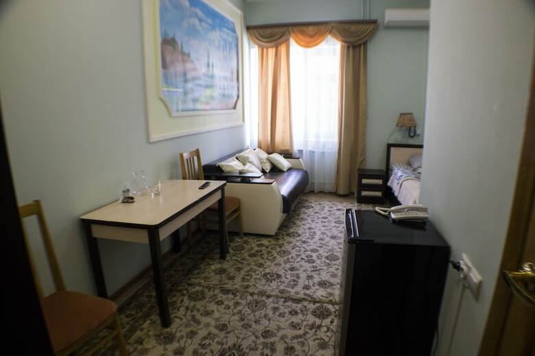 Hotel Syurpriz 1