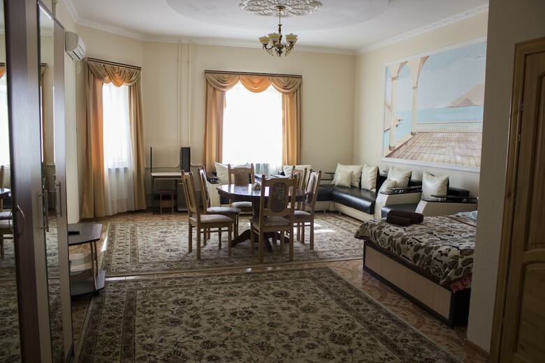 Hotel Syurpriz 1