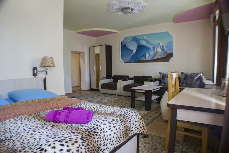 Hotel Syurpriz 1