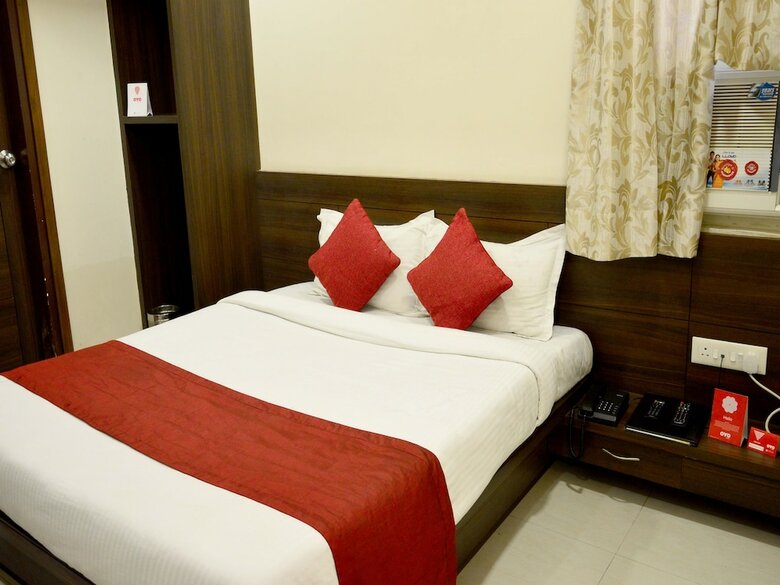 Hotel Oyo 6805 The Ghoonghat Banipark