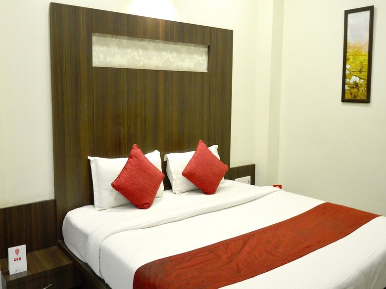 Hotel Oyo 6805 The Ghoonghat Banipark