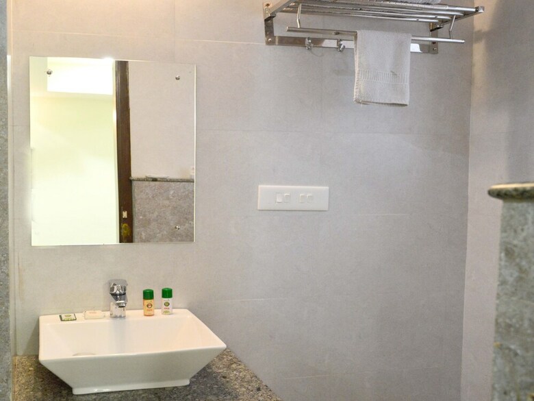 Hotel Oyo 6805 The Ghoonghat Banipark