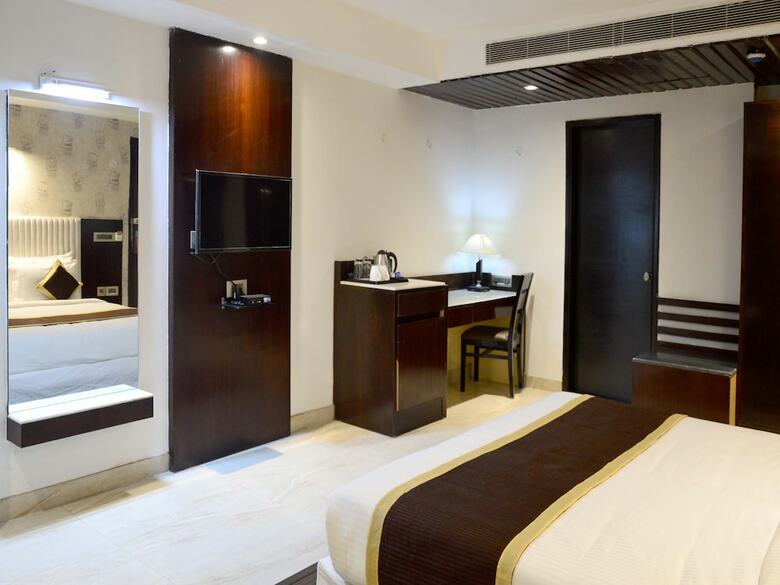 Hotel Oyo 7130 Broadway Inn