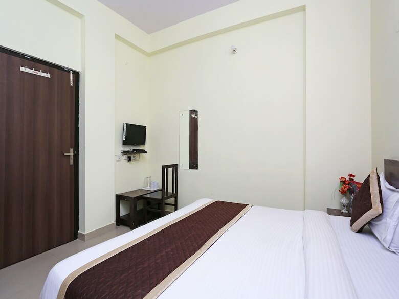 Oyo 9649 Hotel Vijay Palace