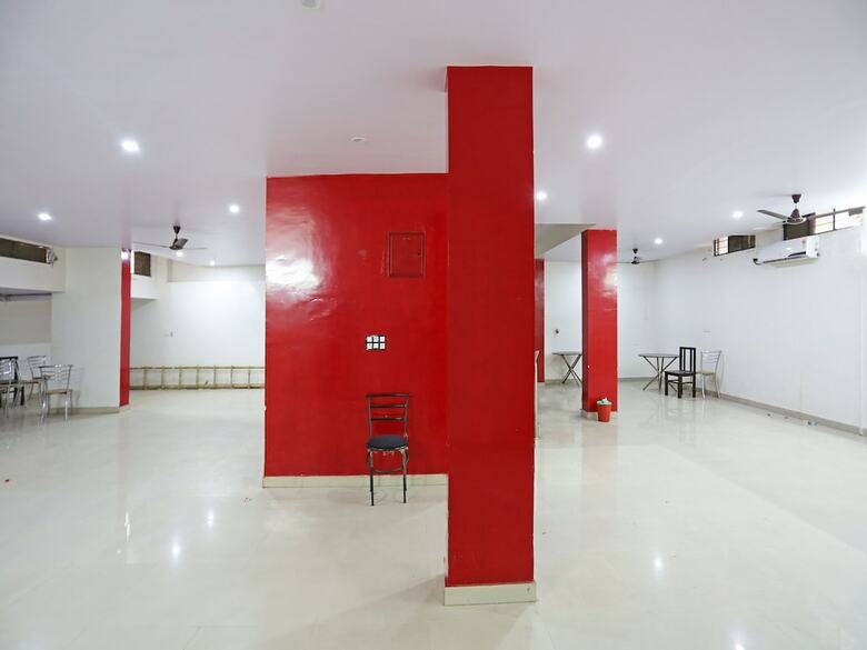 Oyo 9649 Hotel Vijay Palace