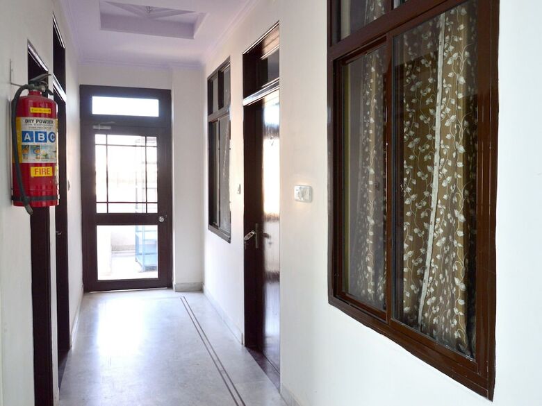 Oyo 7238 Hotel Mansarovar Palace