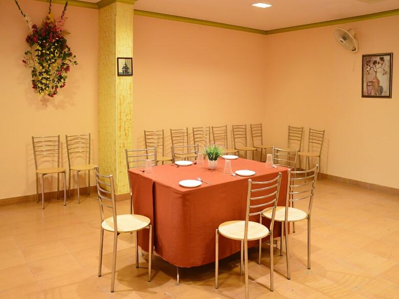 Oyo 6012 Hotel Rockwell