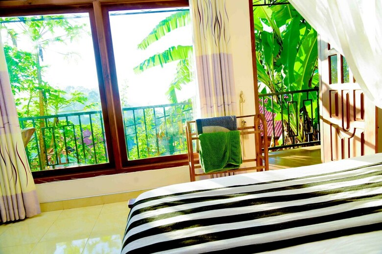 Hotel Senasuma Homestay