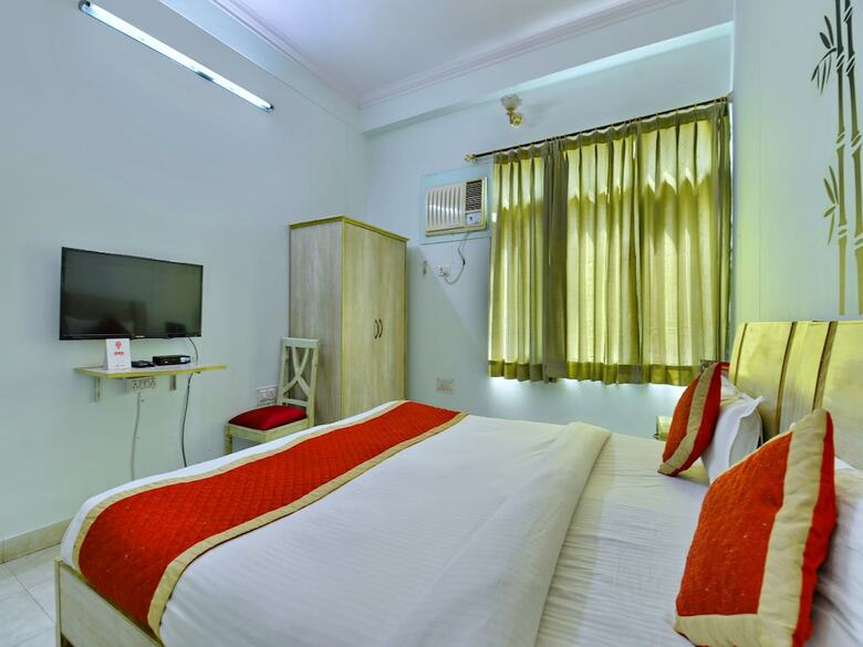 Oyo 8051 Hotel Don Jon