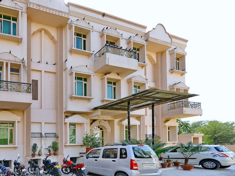 Oyo 8051 Hotel Don Jon