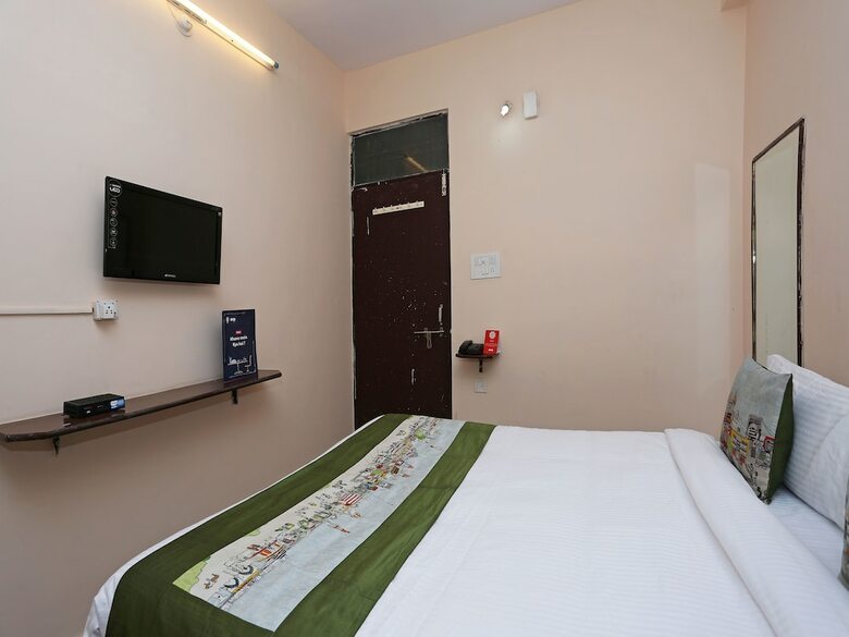 Oyo 10391 Hotel Royal Sunshine