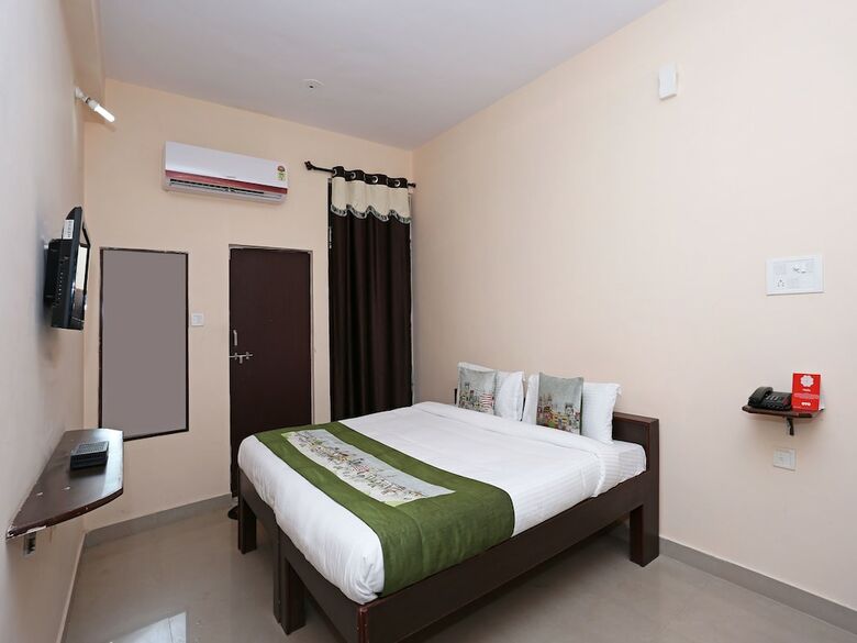 Oyo 10391 Hotel Royal Sunshine