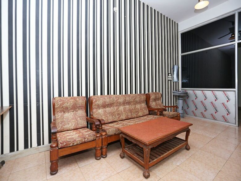 Oyo 10391 Hotel Royal Sunshine