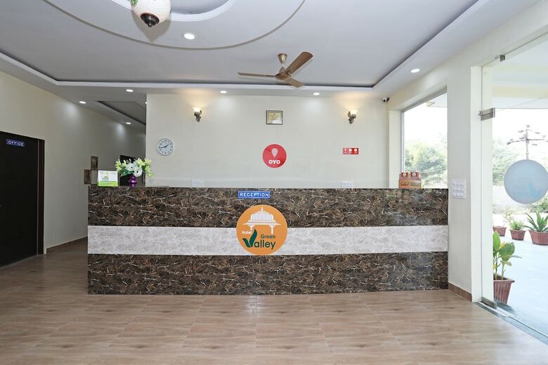 Oyo 9973 Hotel Green Valley