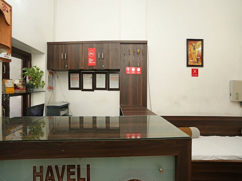 Oyo 9853 Hotel Haveli Inn