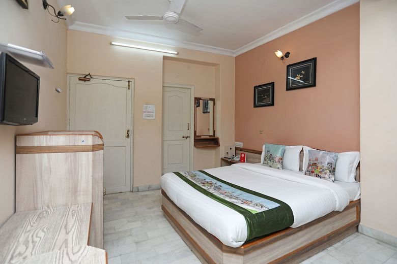 Oyo 10326 Hotel The Indra Inn