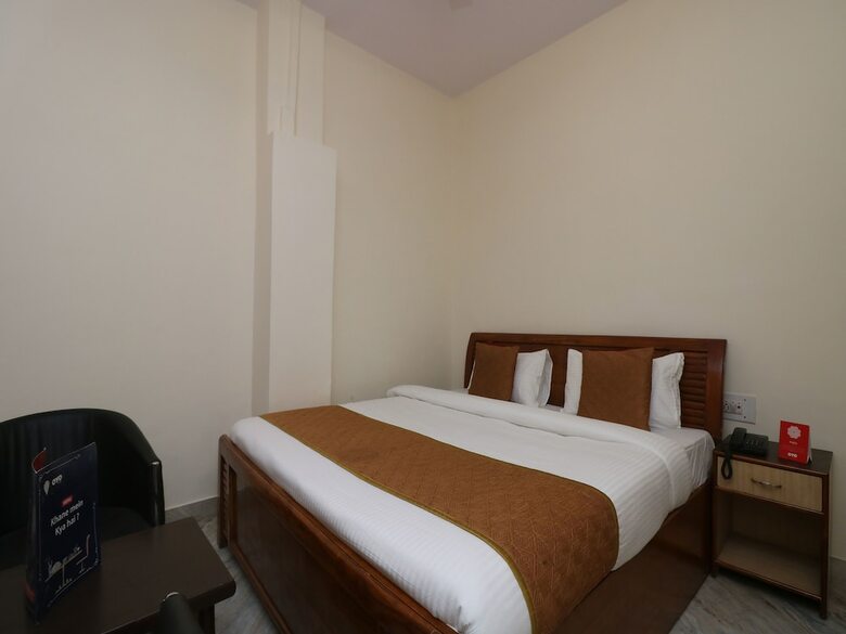 Oyo 9929 Hotel Dhruv