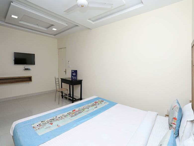Oyo 10607 Hotel Image Point