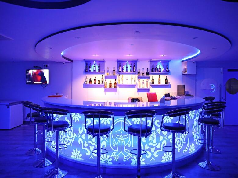 Oyo 10607 Hotel Image Point