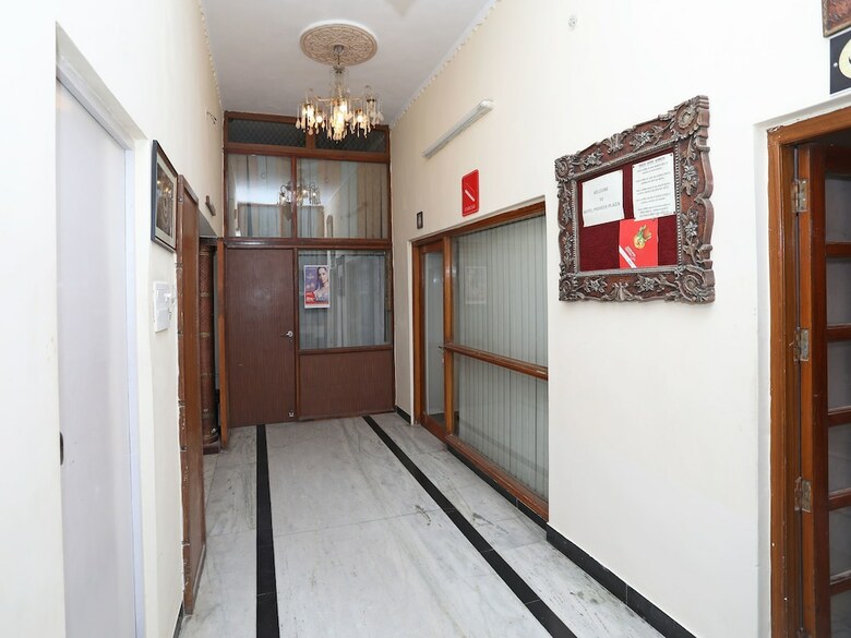 Oyo 9900 Hotel Pioneer Plaza