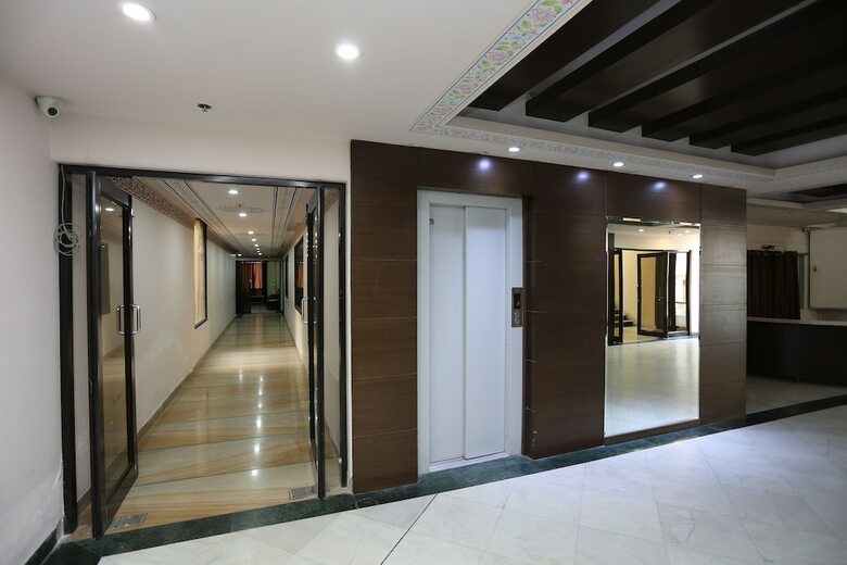 Oyo 9654 Hotel Arco Palace