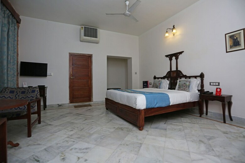 Hotel Oyo 9306 Near Iit
