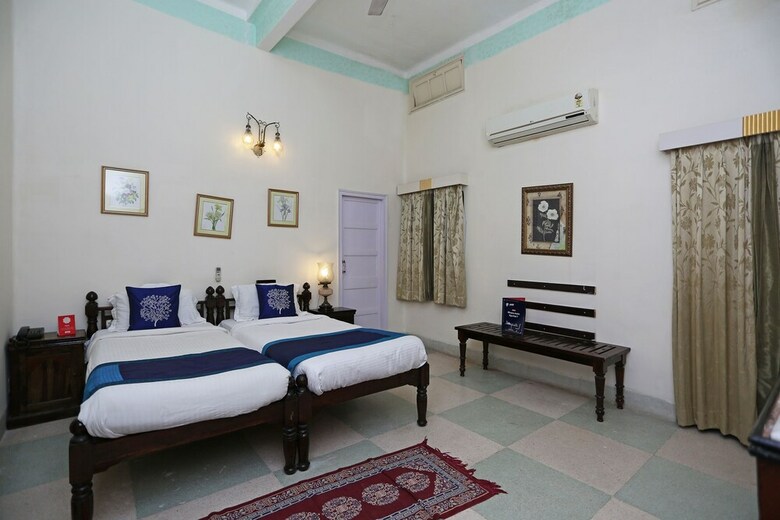 Hotel Oyo 9306 Near Iit