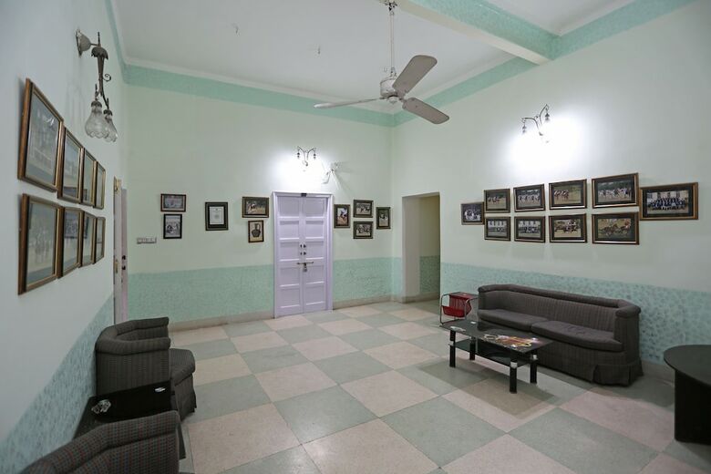 Hotel Oyo 9306 Near Iit