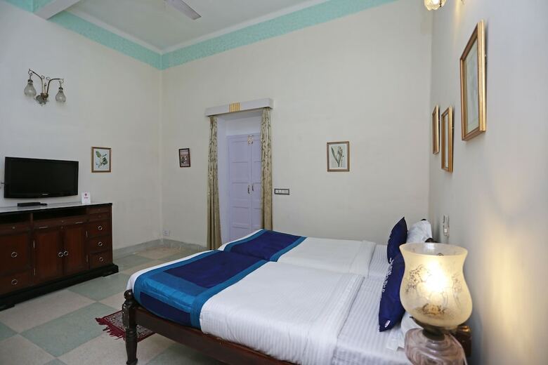 Hotel Oyo 9306 Near Iit