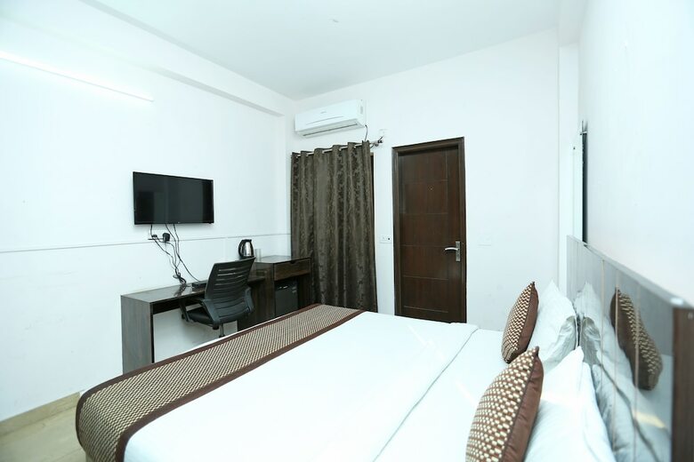 Hotel Oyo 5574 Cosy Tree Inn